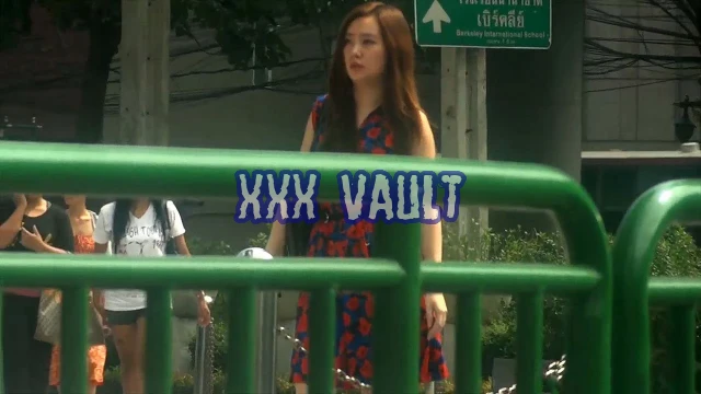 Asian Sex Diary 2025 02 13 Hot Girl Walks In Bangkok Street 