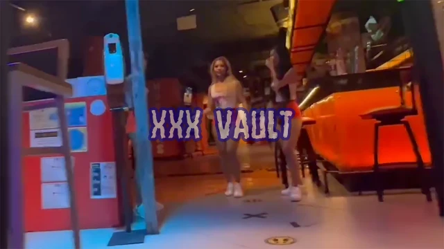 [Asian Sex Diary]  Thai Waitress Babes In Nana