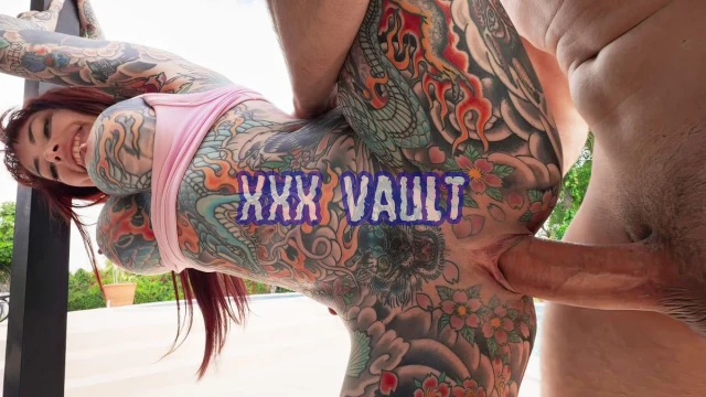 Don't Break Me 2024 06 03 Tattooed Tiger Lilly Is Fun Size for a Reason