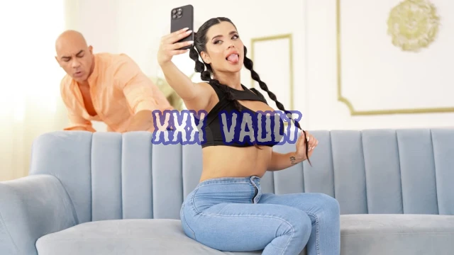 Teens Love Huge Cocks Big Dick Try-On / Christian Clay & Sara Retali / 2024.09.26